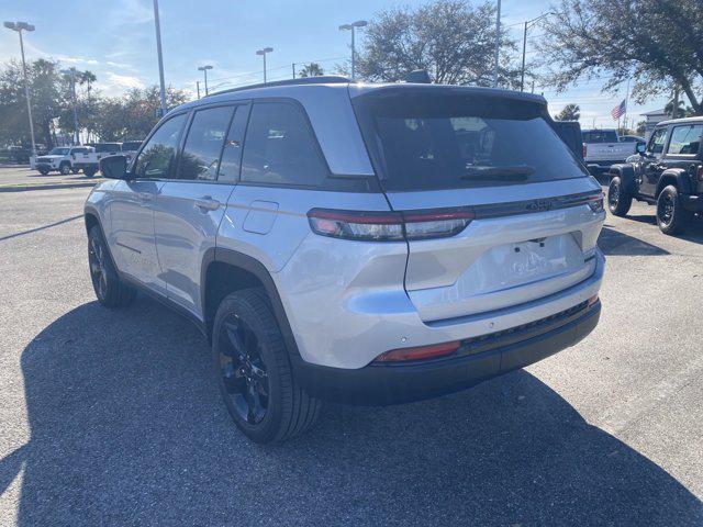 new 2025 Jeep Grand Cherokee car, priced at $40,476