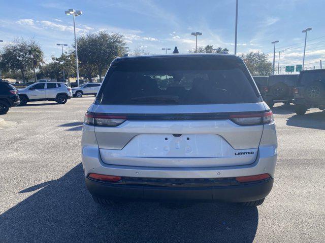 new 2025 Jeep Grand Cherokee car, priced at $40,476