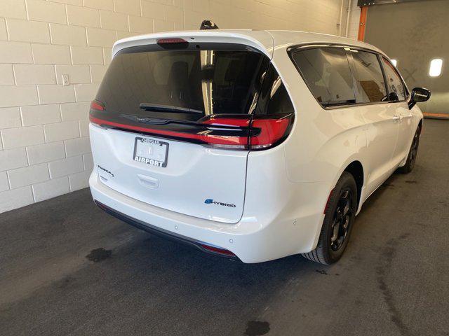 new 2024 Chrysler Pacifica Hybrid car, priced at $47,844