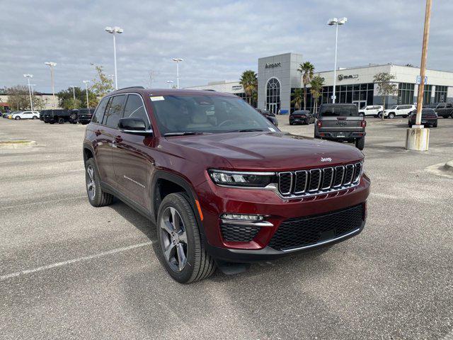 new 2025 Jeep Grand Cherokee car, priced at $43,011