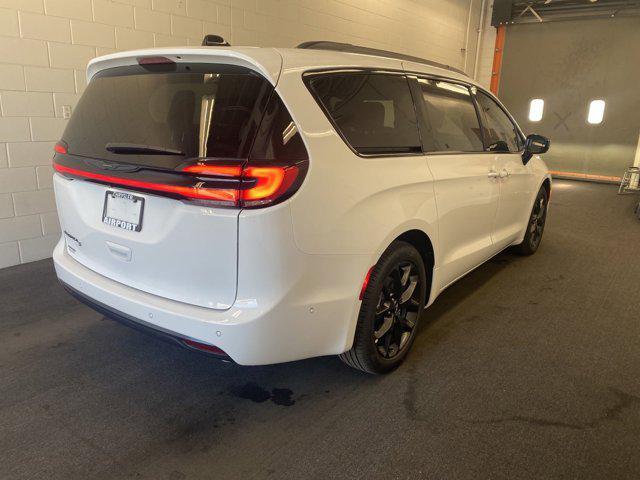 new 2024 Chrysler Pacifica car, priced at $39,488