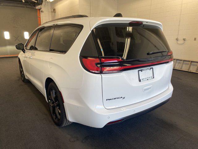 new 2024 Chrysler Pacifica car, priced at $39,488