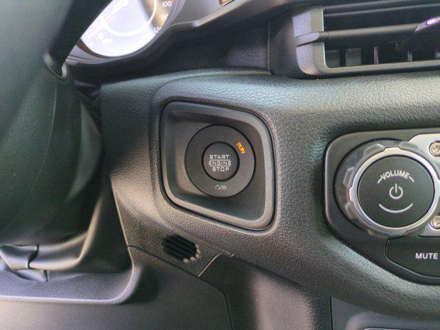 new 2025 Jeep Gladiator car, priced at $39,524