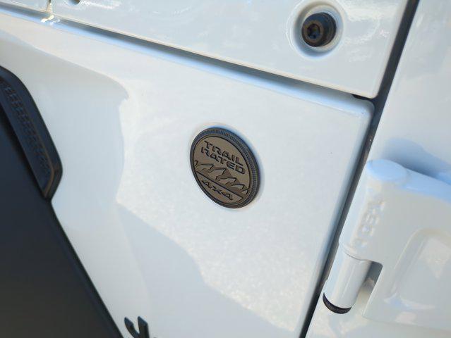 new 2025 Jeep Gladiator car, priced at $39,524