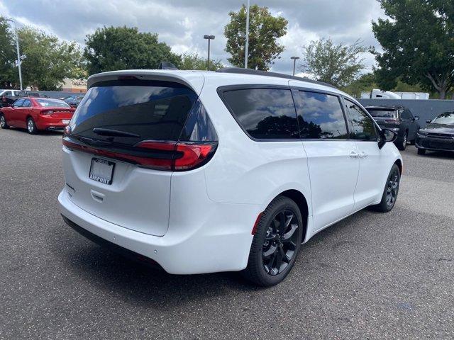 new 2024 Chrysler Pacifica car, priced at $35,973