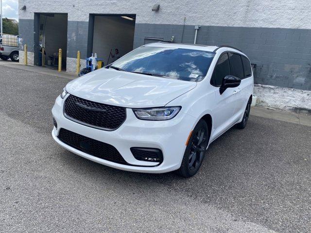 new 2024 Chrysler Pacifica car, priced at $35,973