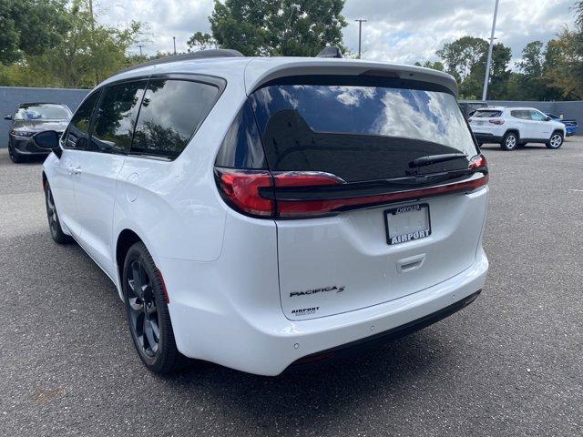 new 2024 Chrysler Pacifica car, priced at $35,973