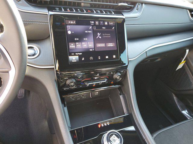 new 2025 Jeep Grand Cherokee car, priced at $33,717