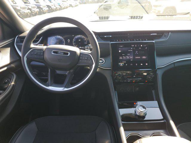 new 2025 Jeep Grand Cherokee car, priced at $33,717