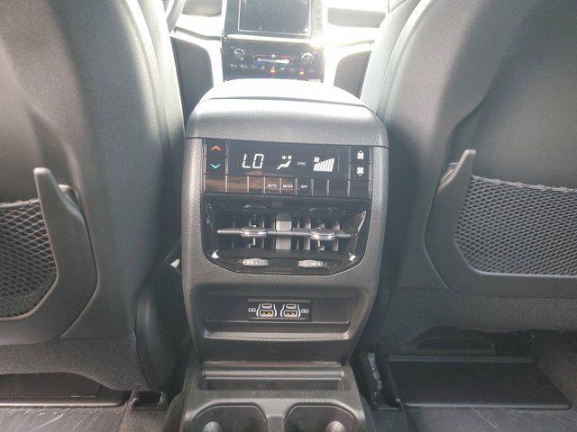 new 2025 Jeep Grand Cherokee L car, priced at $39,075