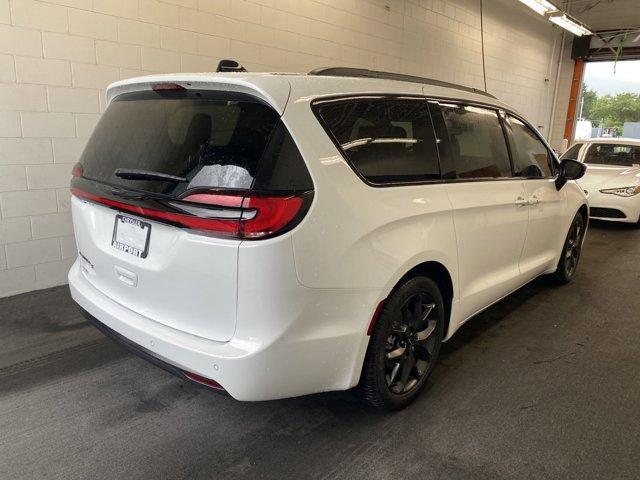 new 2024 Chrysler Pacifica car, priced at $36,718