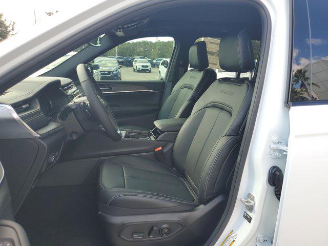 new 2025 Jeep Grand Cherokee car, priced at $48,974