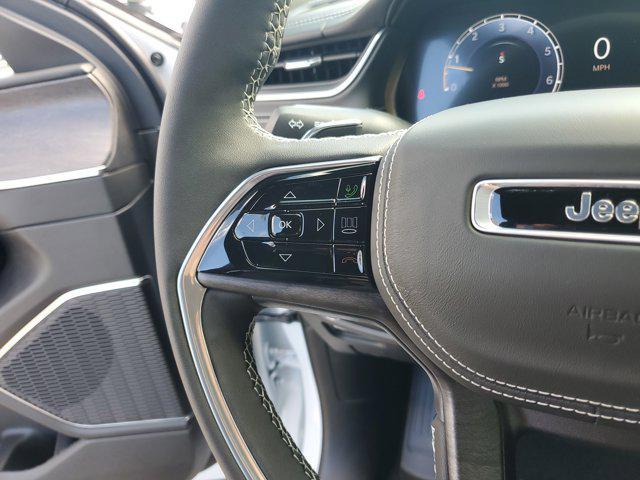 new 2025 Jeep Grand Cherokee car, priced at $48,974