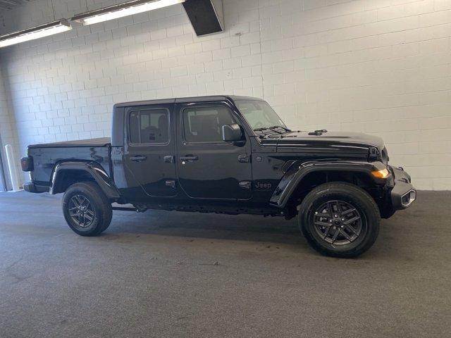 new 2024 Jeep Gladiator car, priced at $39,937