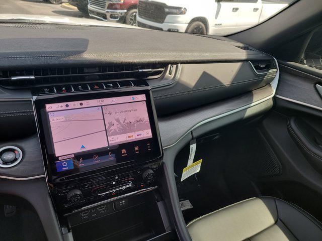 new 2025 Jeep Grand Cherokee car, priced at $38,618