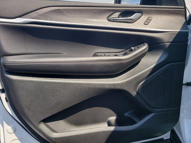 new 2025 Jeep Grand Cherokee car, priced at $38,618