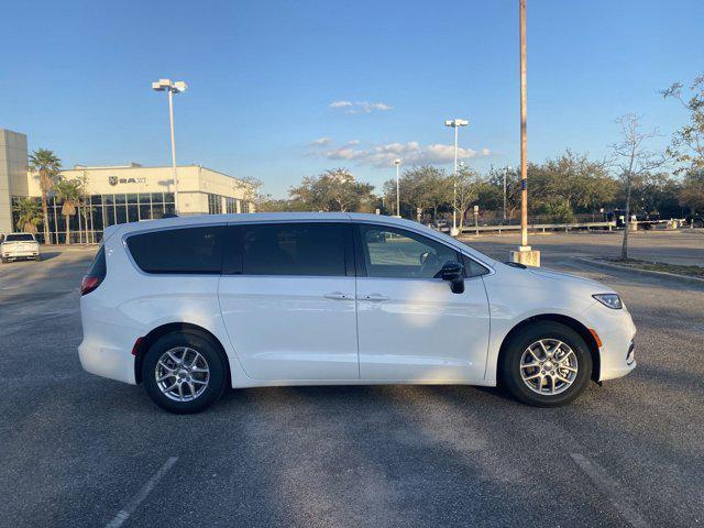 new 2025 Chrysler Pacifica car, priced at $36,955