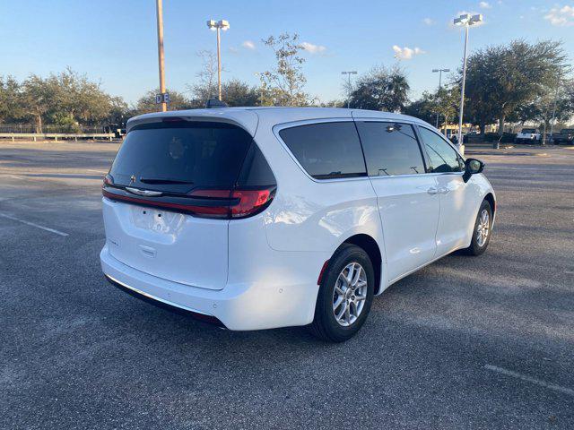 new 2025 Chrysler Pacifica car, priced at $36,955