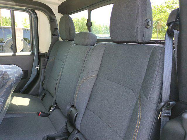 new 2025 Jeep Gladiator car, priced at $41,040