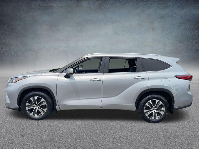 used 2020 Toyota Highlander car, priced at $28,690