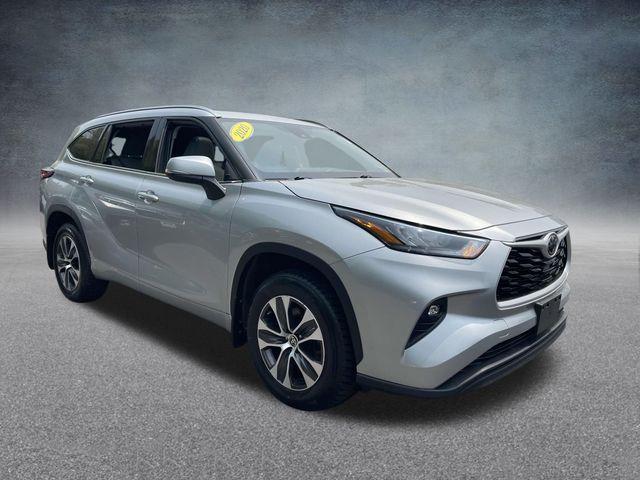 used 2020 Toyota Highlander car, priced at $28,690