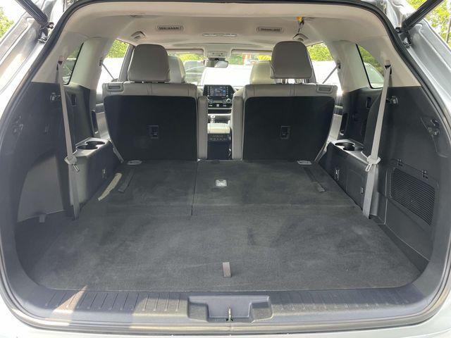 used 2020 Toyota Highlander car, priced at $28,690