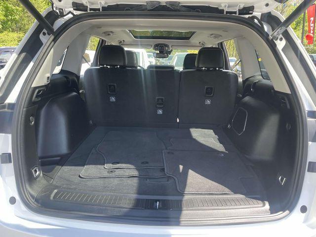 used 2022 Jeep Grand Cherokee car, priced at $33,790