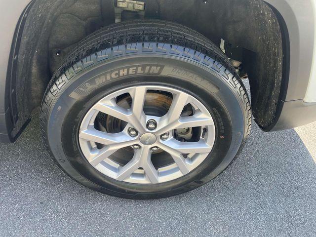 used 2022 Jeep Grand Cherokee car, priced at $33,790