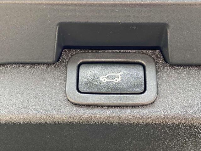 used 2018 Land Rover Discovery car, priced at $20,490