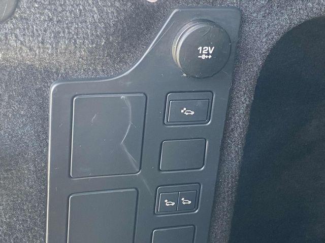 used 2018 Land Rover Discovery car, priced at $20,490
