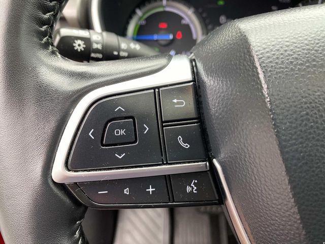 used 2020 Toyota Highlander Hybrid car, priced at $33,820