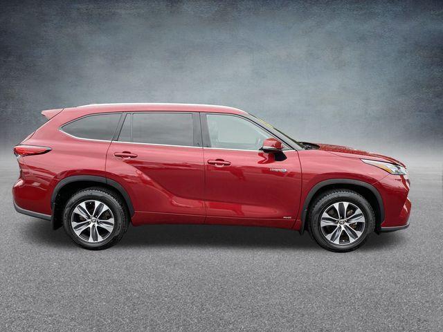 used 2020 Toyota Highlander Hybrid car, priced at $33,820