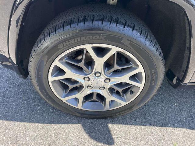 used 2021 Jeep Grand Cherokee car, priced at $27,990