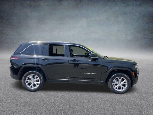 used 2022 Jeep Grand Cherokee car, priced at $32,990