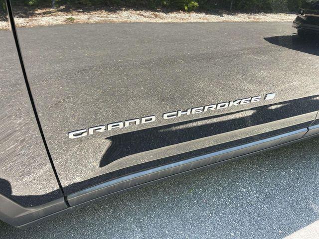 used 2022 Jeep Grand Cherokee car, priced at $32,990