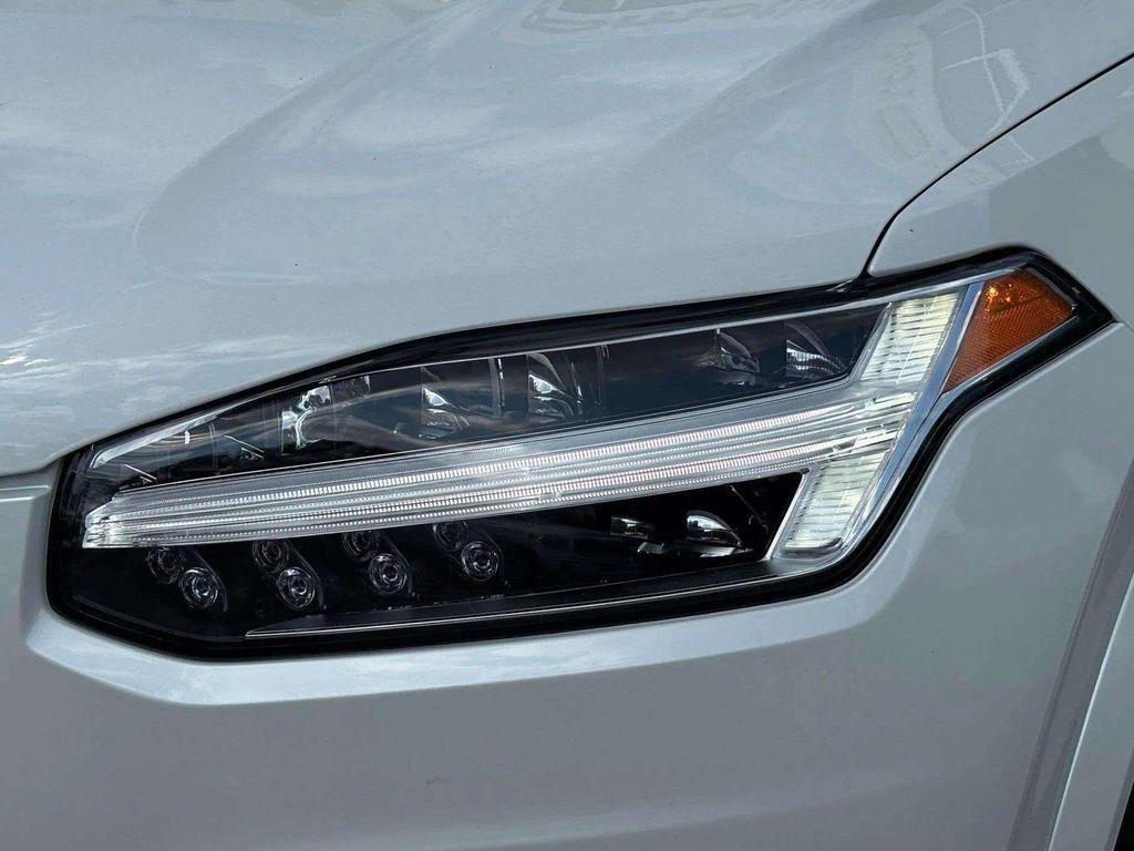used 2022 Volvo XC90 Recharge Plug-In Hybrid car, priced at $43,000