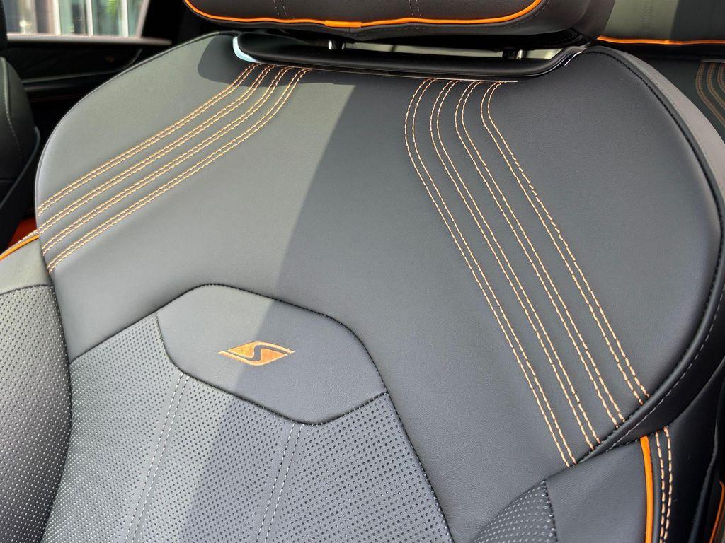 new 2025 Bentley Bentayga car, priced at $295,140