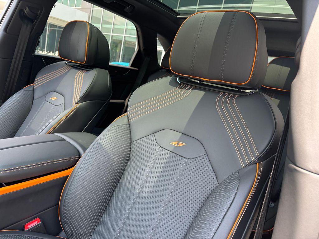 new 2025 Bentley Bentayga car, priced at $295,140