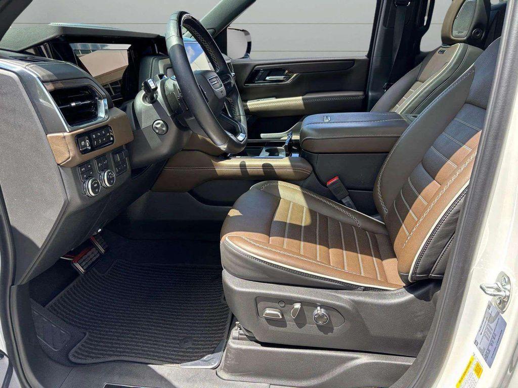used 2025 GMC Yukon car, priced at $110,000
