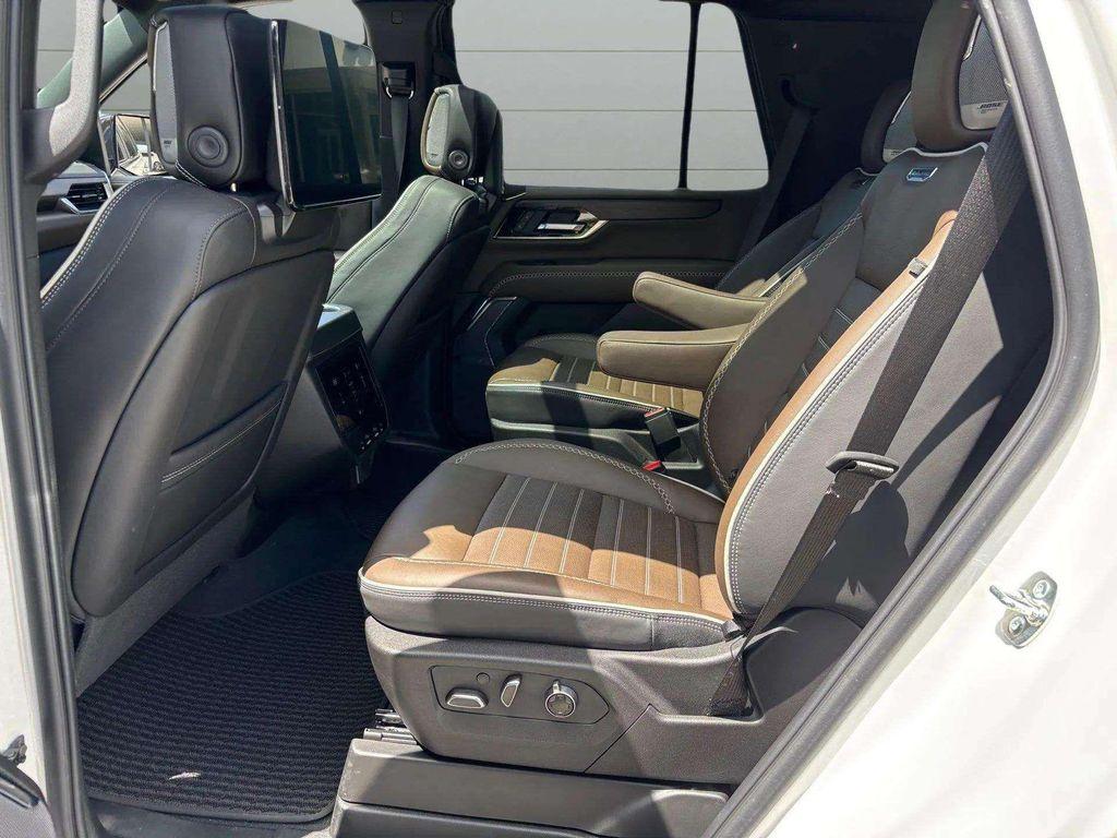 used 2025 GMC Yukon car, priced at $110,000