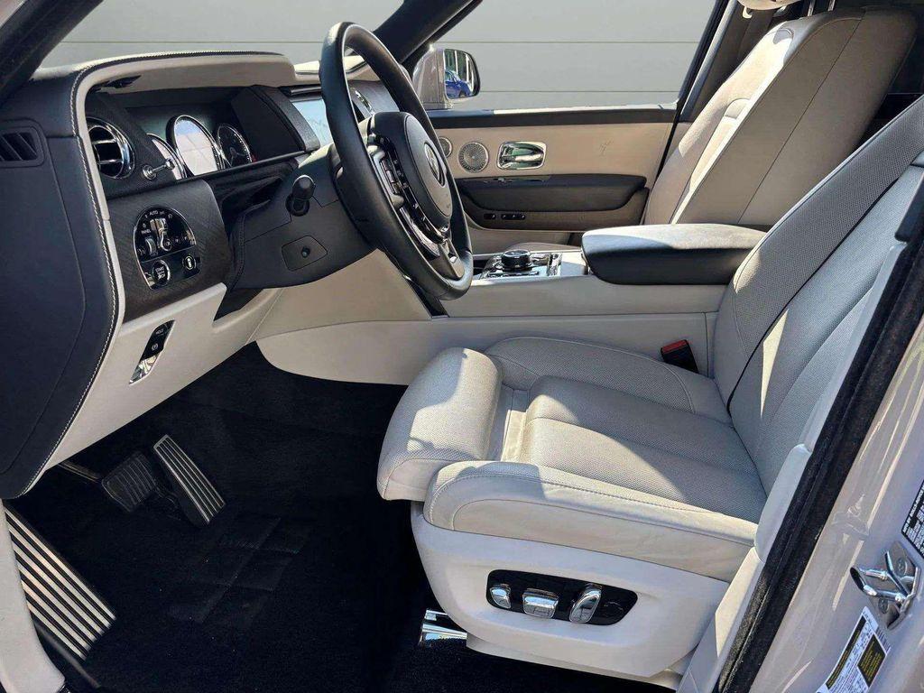 used 2022 Rolls-Royce Cullinan car, priced at $289,000