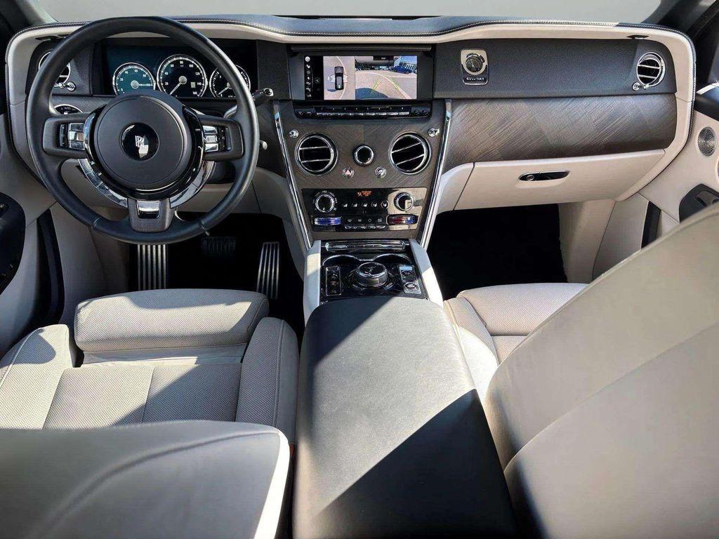used 2022 Rolls-Royce Cullinan car, priced at $289,000