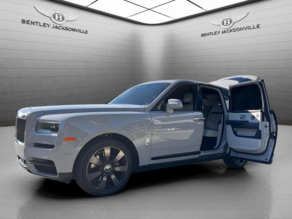 used 2022 Rolls-Royce Cullinan car, priced at $289,000