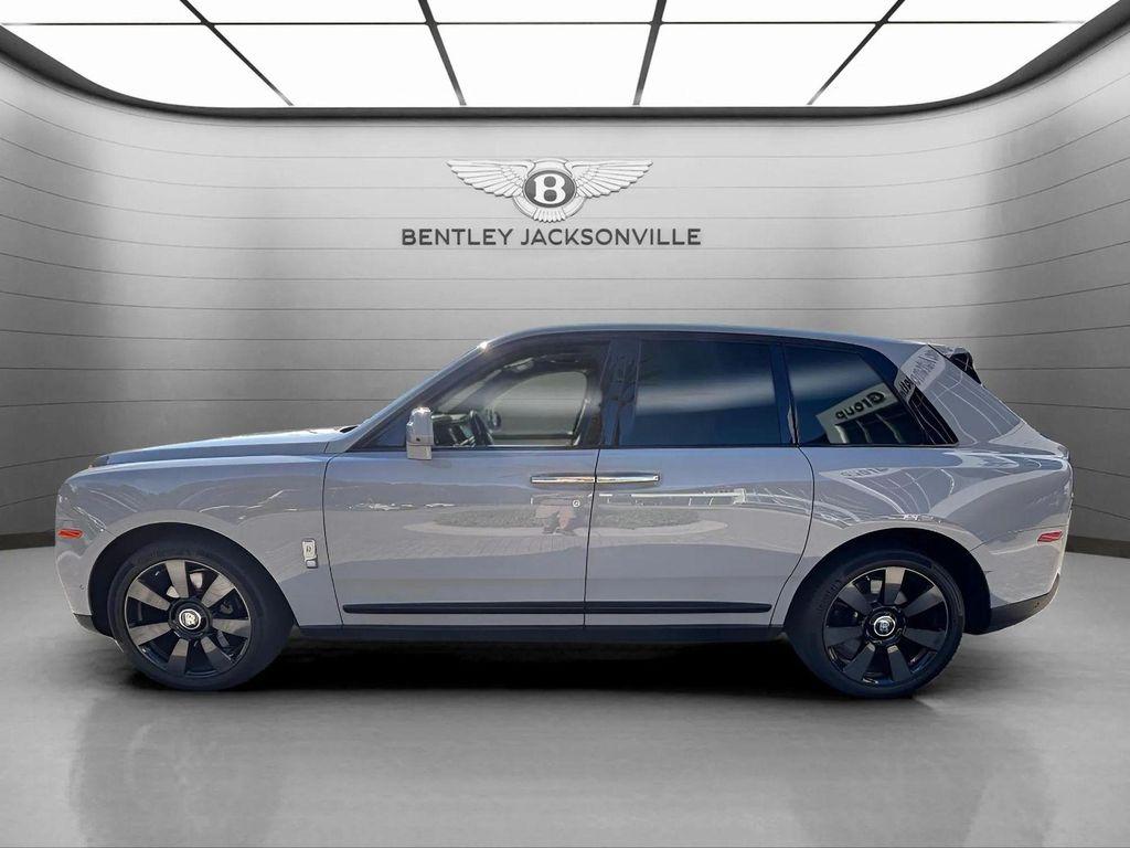 used 2022 Rolls-Royce Cullinan car, priced at $289,000