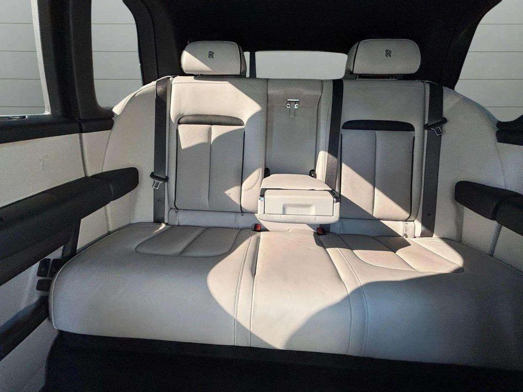 used 2022 Rolls-Royce Cullinan car, priced at $289,000
