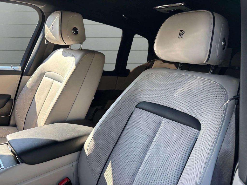 used 2022 Rolls-Royce Cullinan car, priced at $289,000