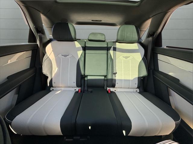 new 2025 Bentley Bentayga EWB car, priced at $280,665