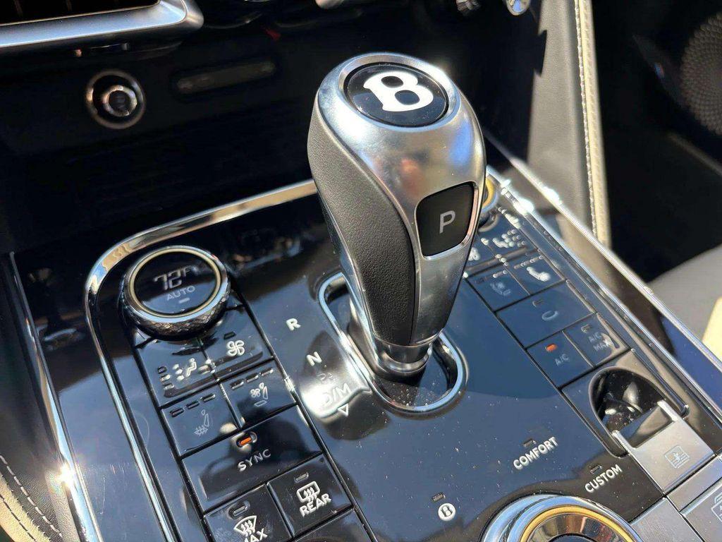 new 2025 Bentley Flying Spur car, priced at $337,350