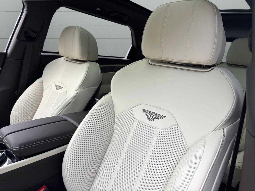 new 2025 Bentley Bentayga car, priced at $271,095