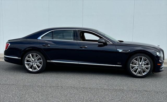 used 2022 Bentley Flying Spur Hybrid car, priced at $172,500